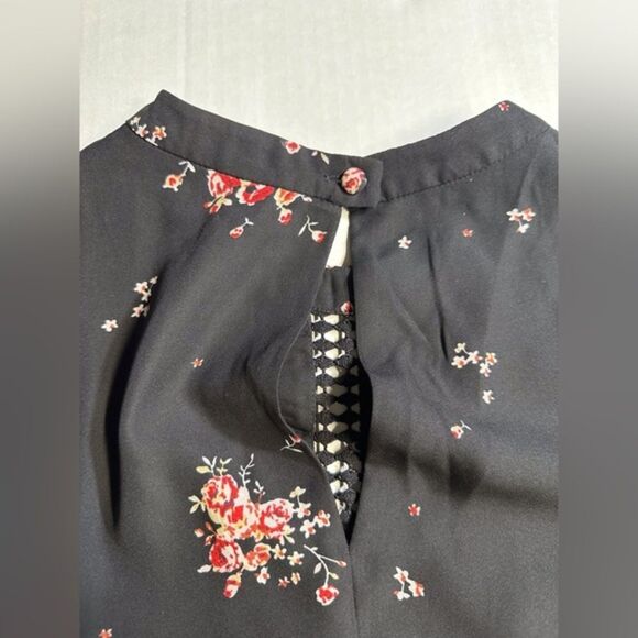 Show me Your MuMu Black Floral Tunic Top, size S NWT - Picture 9 of 15